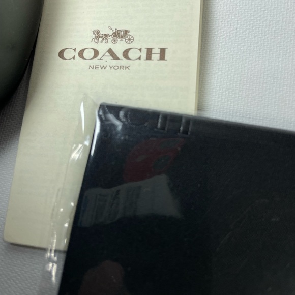 Coach Black Glass Case with new microfiber cleaning pad and insert - Picture 11 of 11